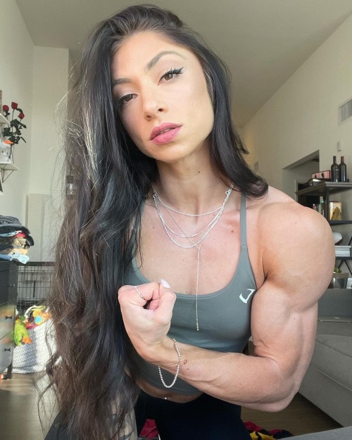 musculargoddesses:  Nathalie Nichols  