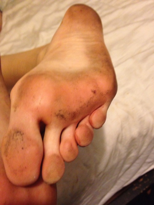 foot-goddess-tm:  Get on your knees and tell me why I should let you worship my dirty feet.    Yes Mistress.
