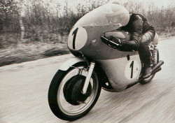 motomondiale:  Giacomo Agostini - The legend 