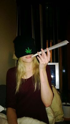 naniverse:   Big ass joint 