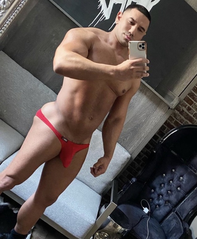macho-xavier-xxx: