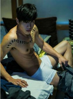 hunkxtwink:  I find these series of photos very sexy and voyeuristic.The