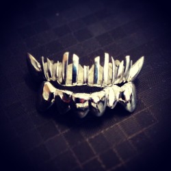 dollycohenparis:  #DollyGrillz #Goldteeth #SurMesure #SavoirFaire