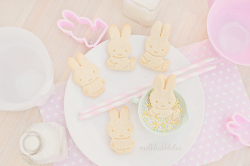 mochi-bunnies:  Miffy shaped sugar cookies (by Becky)