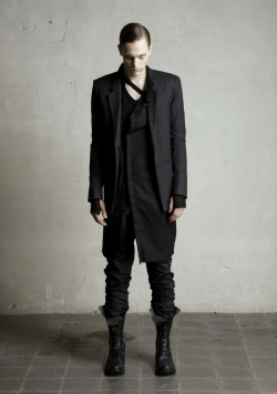 meekiyelvvoh:  BORIS BIDJAN SABERI A/W 11-12 Lookbook ‘Blood’