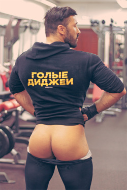 cuddlebubblebutt:  Big booties  Men’s Chests & Nipples