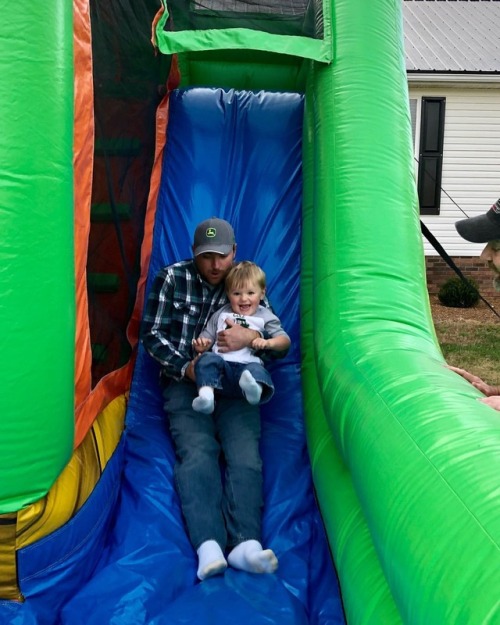 <p>My grandson turned two. He had a bouncy tractor at his party. And John Deere cupcakes. We got him a Mickey Mouse ukulele. It was a fine time. #colerandall  (at Orlinda, Tennessee)<br/>
<a href="https://www.instagram.com/p/BqWIPGgFMXS/?utm_source=ig_tumblr_share&igshid=1olrtqoqrji0a">https://www.instagram.com/p/BqWIPGgFMXS/?utm_source=ig_tumblr_share&igshid=1olrtqoqrji0a</a></p>