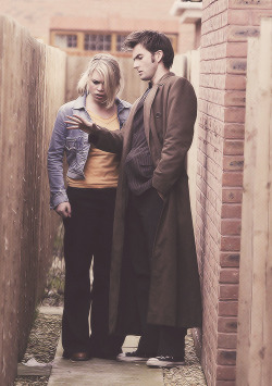 petercapaldy:  28/30 Doctor Who Series 2 pictures 