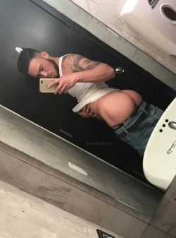 briannieh:  A quickie in the bathroom 😁 #briannieh