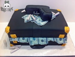 nikkiscakes:  Briefcase Stuffed with Money Birthday Cake. By