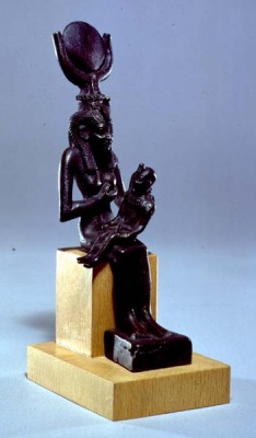 grandegyptianmuseum:    Statuette of Isis and the child Horus.