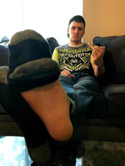 cashmasterderrick: Selling socks and gears for you slaves   SKYPE