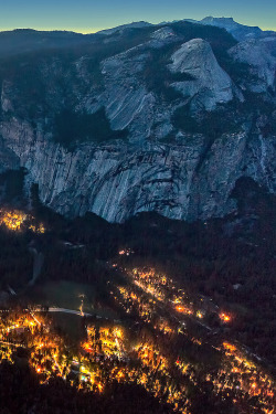 plasmatics-life:  Yosemite Valley as the Lights Come On ~ By