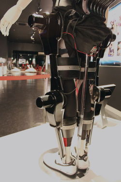 futurescope:  Enter the first cyborg-type robot - ISO Feature