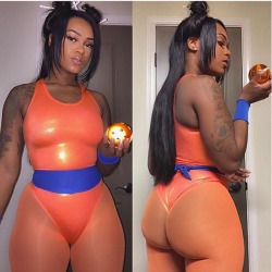 hotgirlspantyhose:  Amazing fucking Dragon Ball sexy cosplay.