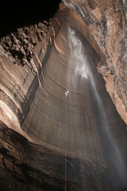 sixpenceee:Northeast Georgia is home to Ellison’s cave. At