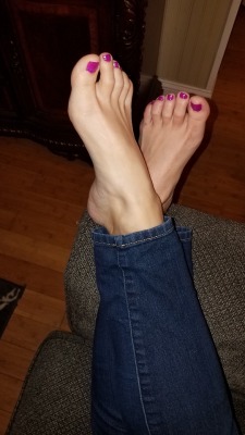 sweet-feet-and-more:  myprettywifesfeet:My pretty wife just put