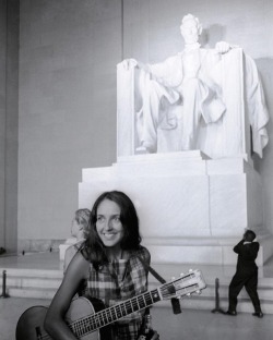 thesongremainsthesame:Joan Baez at the March on Washington protest