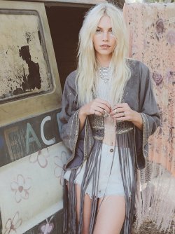bohemiandiesel:  http://bohemiandiesel.com/festival/free-people-festival-2016-lookbook-kaleidoscope-skies