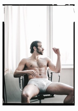 ilovenyledimarco:Nyle DiMarco He sure knows how to tease! If