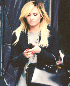 maravilhanaervilha:  Demi Lovato in New York City today