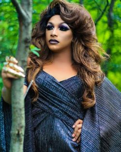 boy-to-girl-transformation:  Drag Queen Diva