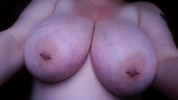 thunderjugs:  Eating ice poles topless always results in drips