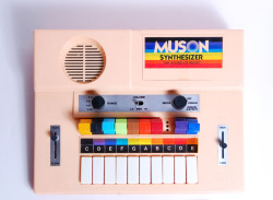 colorvizion:  Muson Synthesizer 1978 