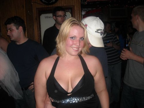 cleavage-n-downblouse.tumblr.com/post/56161520773/