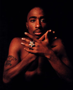 christmas-in-compton:  Davey D’s interview with Tupac (1991).