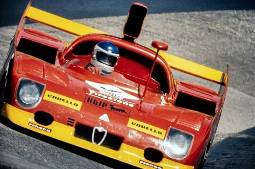 frenchcurious:Carlos Reutemann (Autodelta - Alfa Romeo T33/TT/12