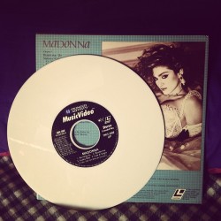 boyg0newild:  Today’s mail: Limited Edition WHITE laser disc