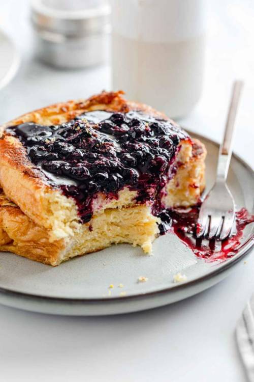 fullcravings:  Quick Blueberry French Toast