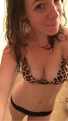 Send in submissions!mostlyamateurs@yahoo.comSnapchat and Kik:Mostlyamateurs