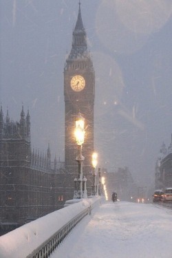e4rthy:  Snowy Big Ben by Jessica Mulley