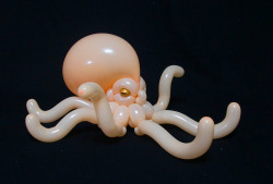 88floors:  Balloon Sculptures of Animals and Insects by Masayoshi