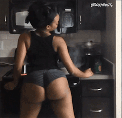 blackgirlorgy:More PussyCat  Need to see this in my kitchen!