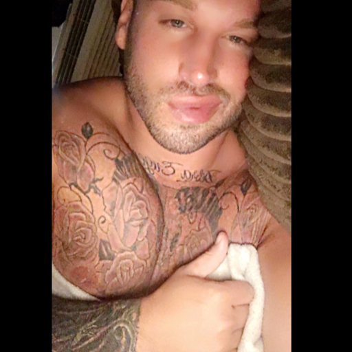 gorditoguapo:  Feeling cute, might shave later   I moved to Twitter!