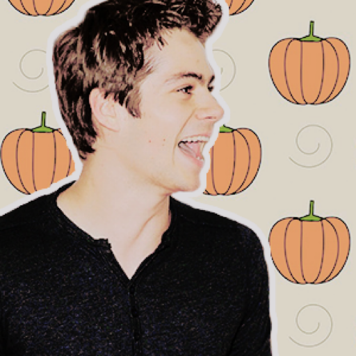 imperialimpala:  Dylan O’Brien winking and making obscene hand