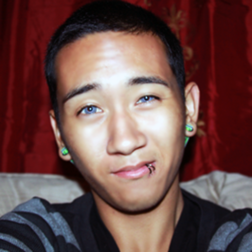 Hi my name is Jarren Michael and I love to smile:)
