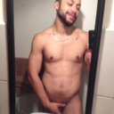 chilegrindr:  tuopcion0:  follamigosexcentro:  abccda21:  rorrous:  crquemados:  Gabriel Molina  Culiando en el baño