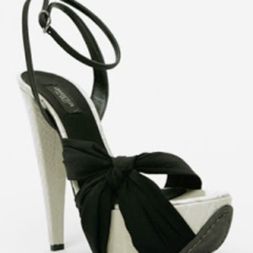 sultry-heels:Sultry-heels (via 
