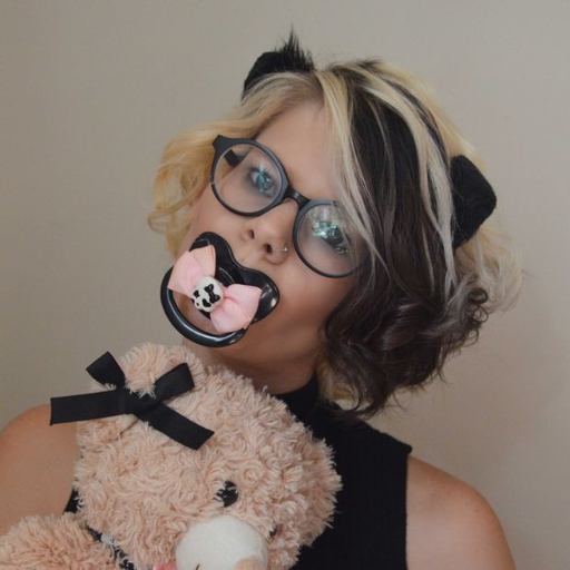 princesskittyevelyn:  Yes mommy I love you