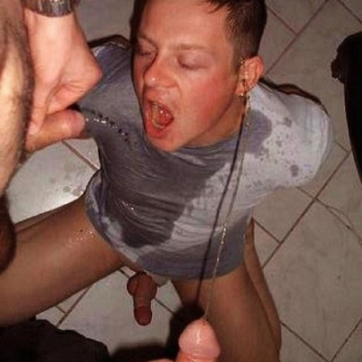 delljunk:  bbincumming-always:    Filling a hole with piss, then