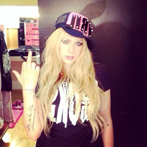 Avril, quem é a(o) black star mais linda(o) desse mundo?