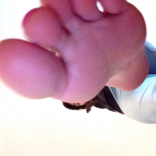 slavetosamiey:  femdom-mistress-mischelle:  slaveoflucy:Goddess