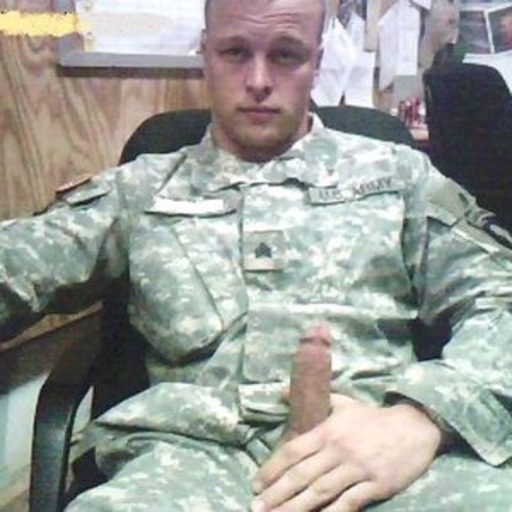 sandboytx:  [ MILITARY DUDES ]