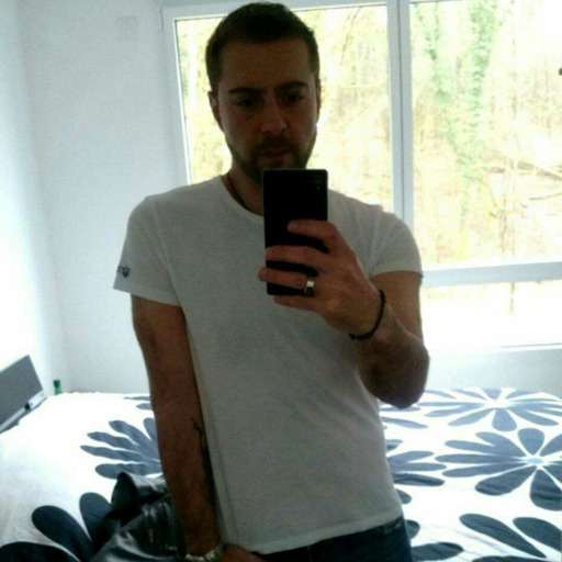 aguywholikesguys:  collegeguy185:  To see more hot pics like