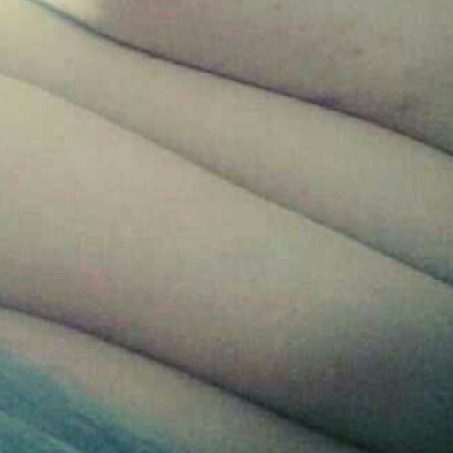 willowthefattestwhale:  Rubbing some lotion on my belly….