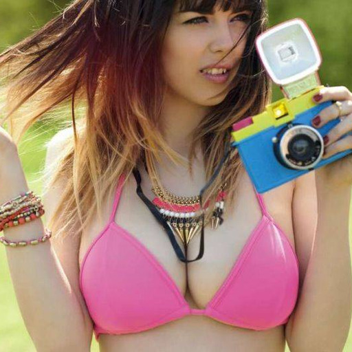 bonjourdaniellesharp:  Happy new year ! Kim Dotcom clip starring
